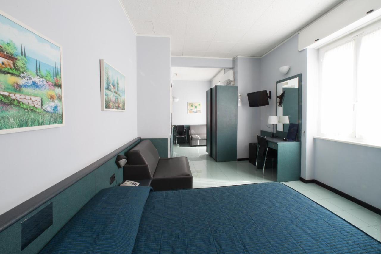 Hotel Tirreno Cenova Dış mekan fotoğraf