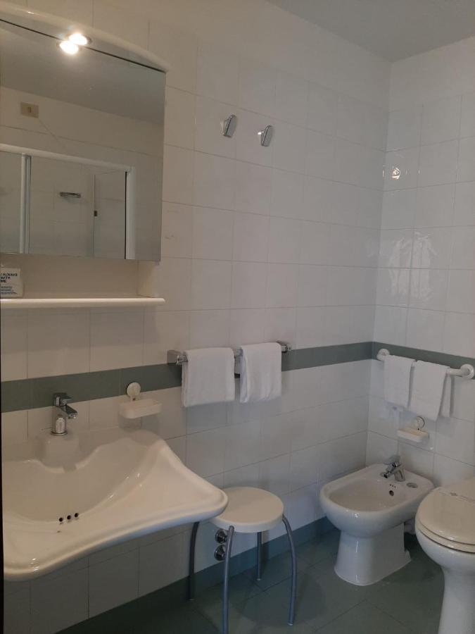 Hotel Tirreno Cenova Dış mekan fotoğraf