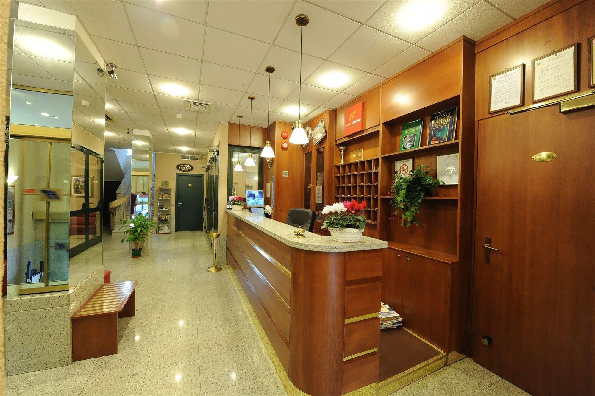 Hotel Tirreno Cenova Dış mekan fotoğraf