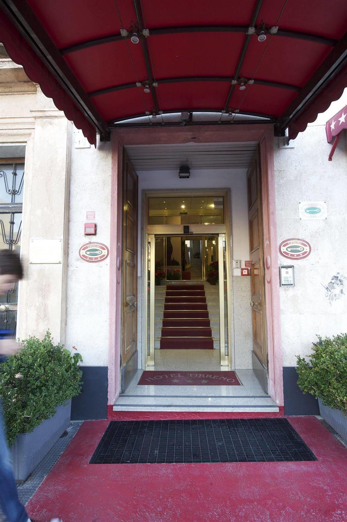 Hotel Tirreno Cenova Dış mekan fotoğraf