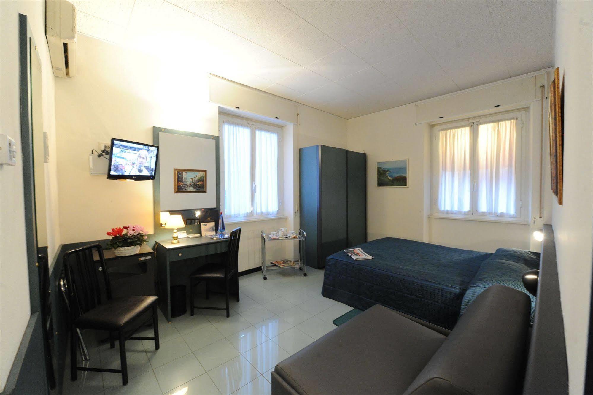 Hotel Tirreno Cenova Dış mekan fotoğraf