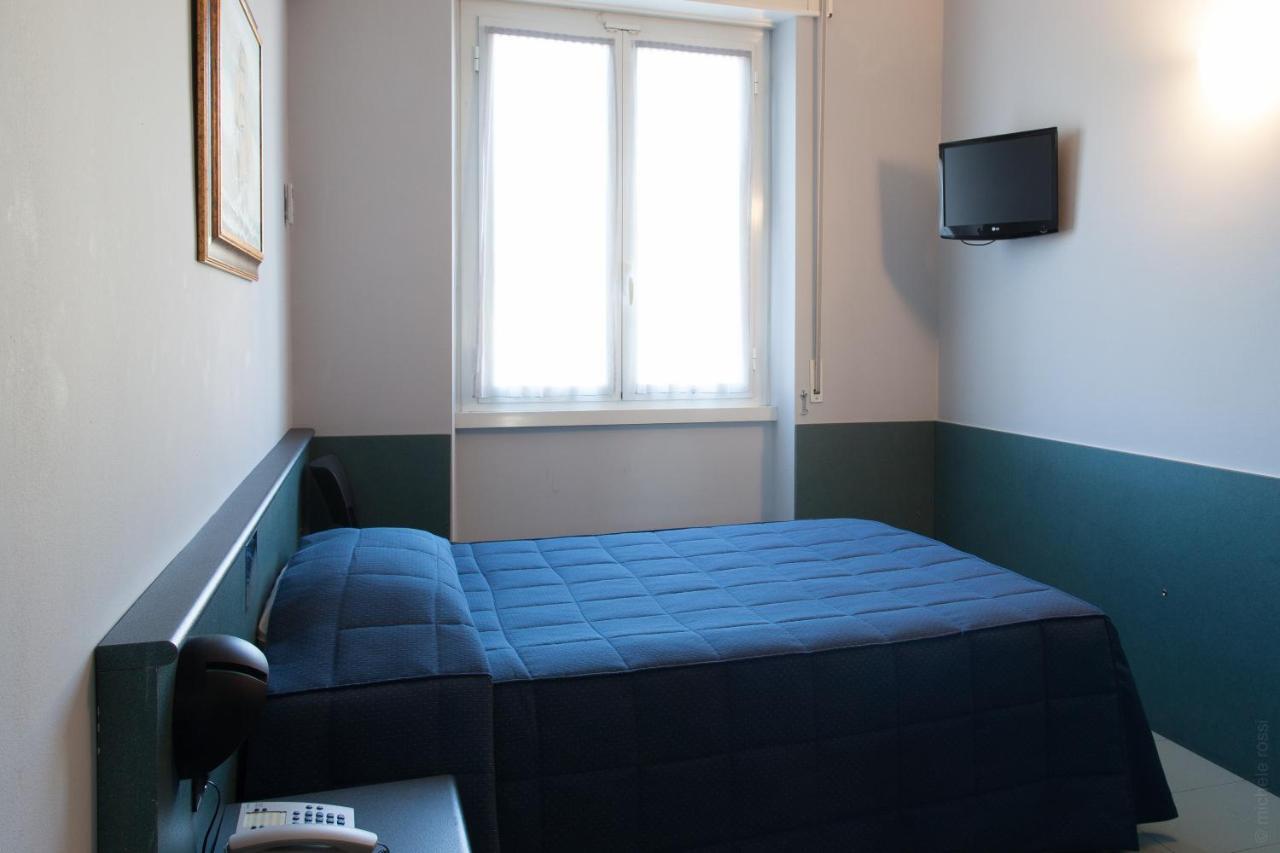 Hotel Tirreno Cenova Dış mekan fotoğraf