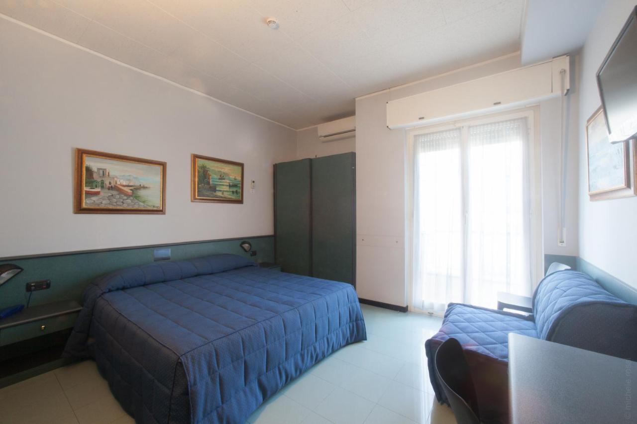 Hotel Tirreno Cenova Dış mekan fotoğraf