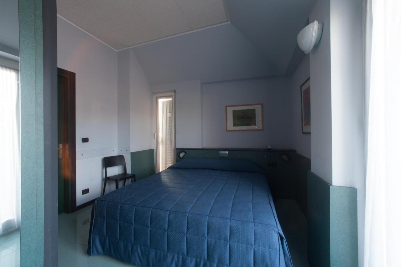 Hotel Tirreno Cenova Dış mekan fotoğraf