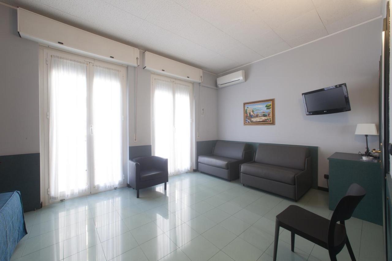 Hotel Tirreno Cenova Dış mekan fotoğraf